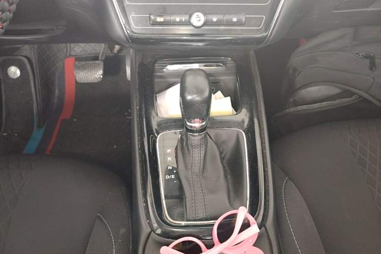 Used Roewe i5 2019 1.5L Automatic 4G Connected Linghao Edition Gear Lever