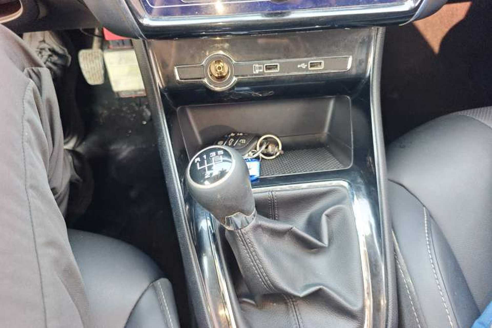 Used Roewe i5 2019 1.5L Manual 4G Connectable Langhao Edition Gear Lever