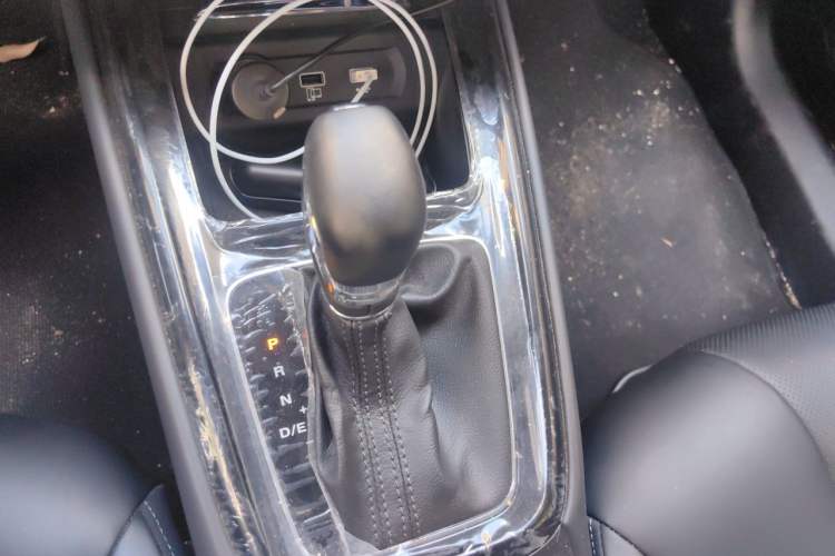 Used Roewe i5 2019 1.5L Automatic 4G Connected Langhao Edition Gear Lever