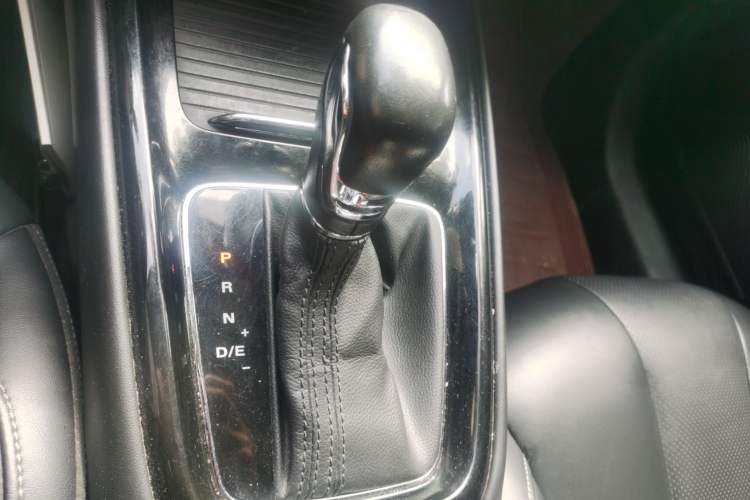 Used Roewe i5 2019 1.5L Automatic 4G Connected Langhao Edition Gear Lever
