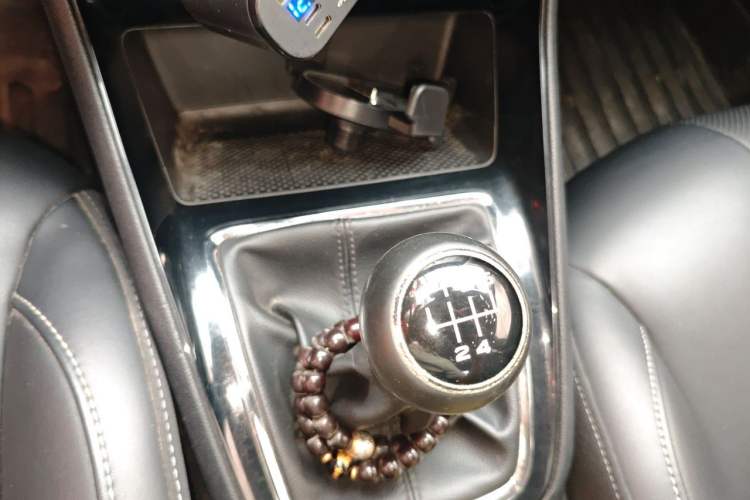 Used Roewe i5 2019 1.5L Manual 4G Connectable Langhao Edition Gear Lever