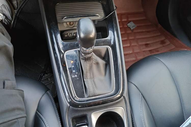 Used Roewe i5 2019 1.5L Automatic 4G Connected Langhao Edition Gear Lever