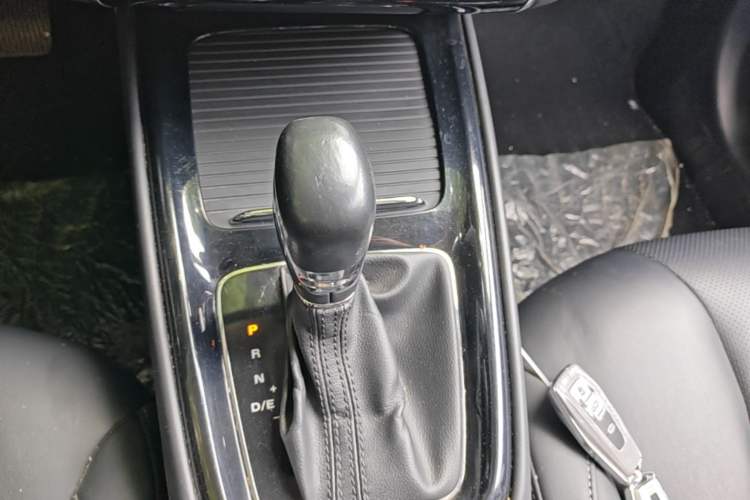 Used Roewe i5 2019 1.5L Automatic 4G Connected Langhao Edition Gear Lever