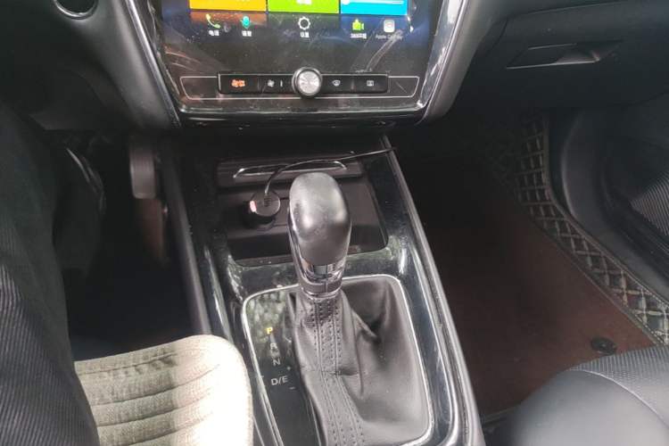 Used Roewe i5 2019 1.5L Automatic 4G Connected Langhao Edition Gear Lever