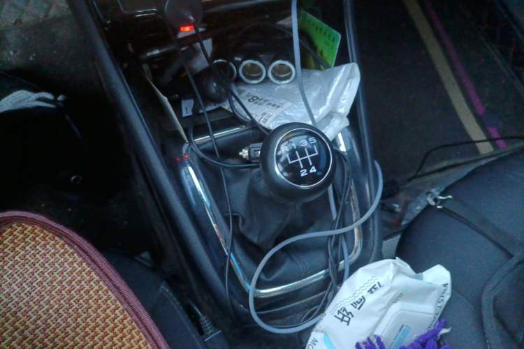 Used Roewe i5 2019 1.5L Manual 4G Connected Langyue Edition Gear Lever