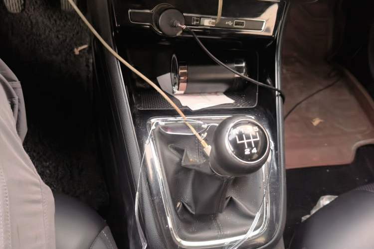 Used Roewe i5 2019 1.5L Manual 4G Connectable Langhao Edition Gear Lever