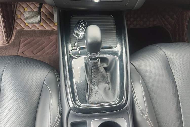 Used Roewe i5 2019 1.5L Automatic 4G Connected Langyue Edition Gear Lever