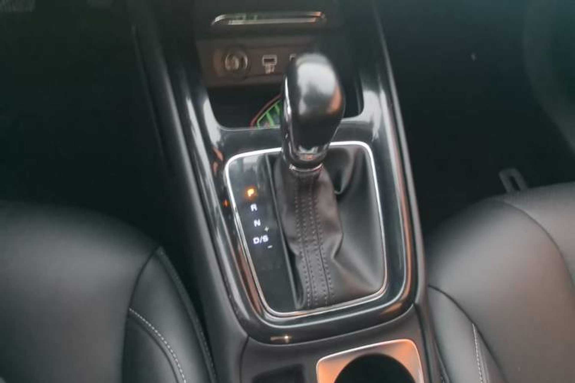 Used Roewe i5 2019 20T Automatic 4G Connected Supercharged Flagship Edition Gear Lever