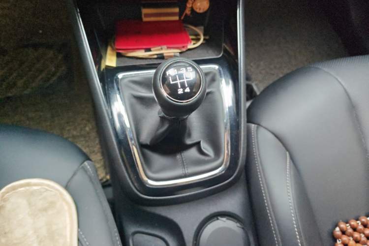Used Roewe i5 2019 1.5L Manual 4G Connectable Langhao Edition Gear Lever
