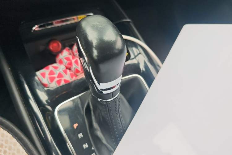 Used Roewe i5 2019 1.5L Automatic 4G Connected Langhao Edition Gear Lever