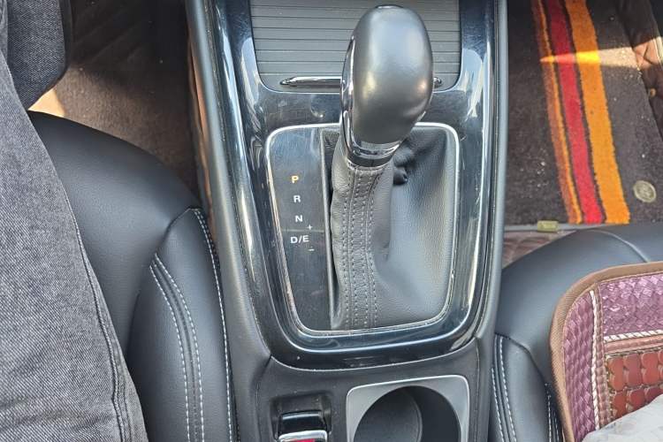 Used Roewe i5 2019 1.5L Automatic 4G Connected Linghao Edition Gear Lever