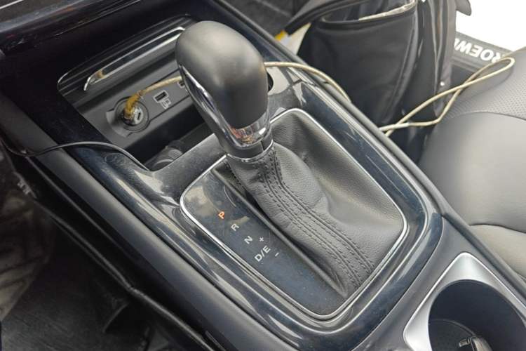 Used Roewe i5 2019 1.5L Automatic 4G Connected Linghao Flagship Edition Gear Lever