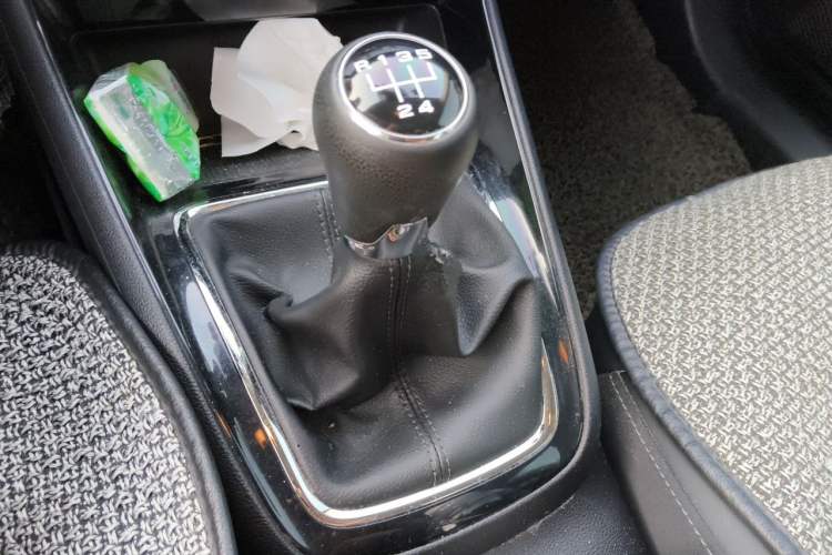 Used Roewe i5 2019 1.5L Manual 4G Connect Leehao Flagship Edition Gear Lever