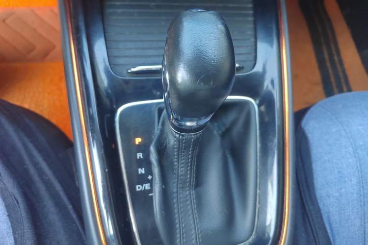 Used Roewe i5 2019 1.5L Automatic 4G Connected Linghao Edition Gear Lever