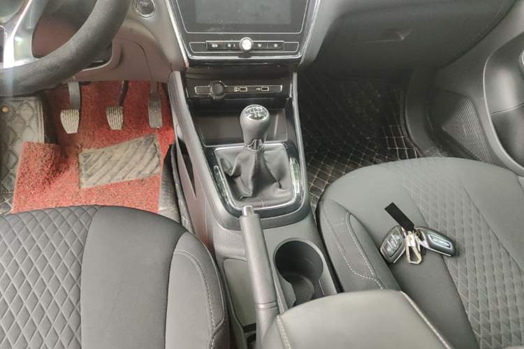 Used Roewe i5 2019 1.5L Manual 4G Connected Langyue Edition Gear Lever