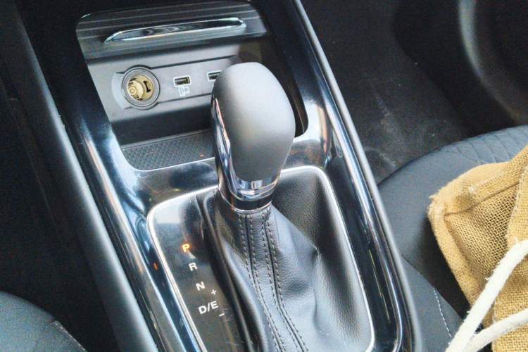 Used Roewe i5 2019 1.5L Automatic 4G Connected Linghao Edition Gear Lever
