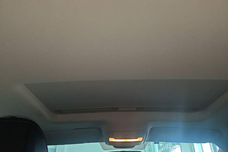 Used Roewe i5 2019 1.5L Automatic 4G Connected Langhao Edition Headliner
