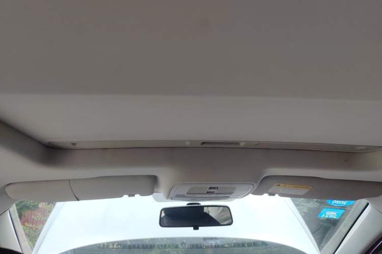 Used Roewe i5 2019 1.5L Automatic 4G Connected Linghao Edition Headliner