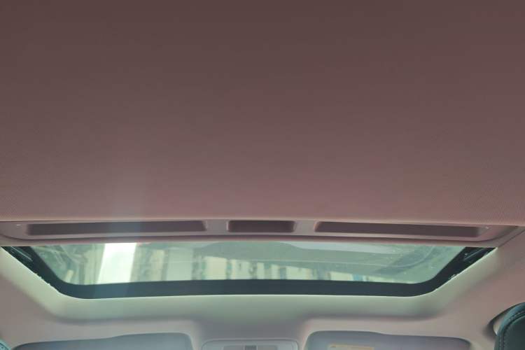 Used Roewe i5 2019 1.5L Automatic 4G Connected Langyue Edition Headliner