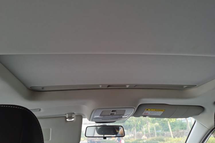 Used Roewe i5 2019 1.5L Automatic 4G Connected Linghao Edition Headliner