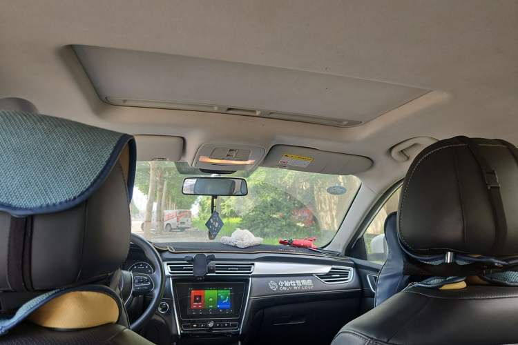 Used Roewe i5 2019 1.5L Manual 4G Connectable Langhao Edition Headliner