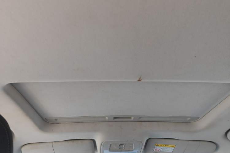 Used Roewe i5 2019 1.5L Automatic 4G Connected Linghao Edition Headliner