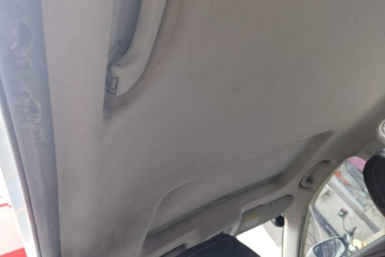 Used Roewe i5 2019 1.5L Automatic 4G Connected Langyue Edition Headliner
