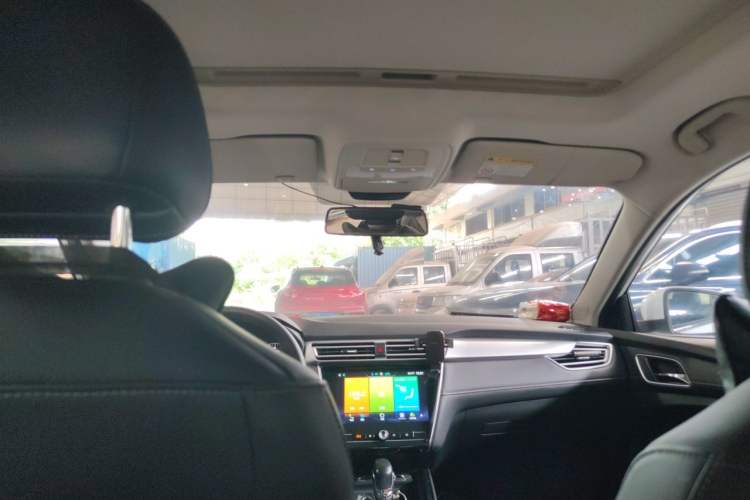 Used Roewe i5 2019 1.5L Automatic 4G Connected Langhao Edition Headliner