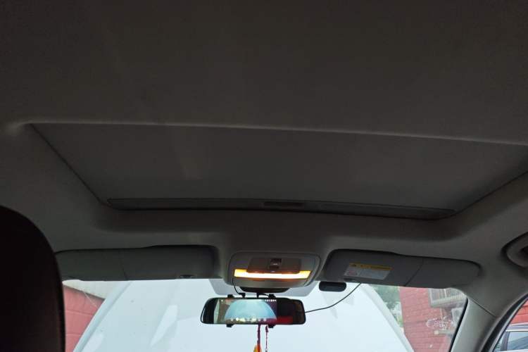 Used Roewe i5 2019 20T Automatic 4G Connected Supercharged Flagship Edition Headliner