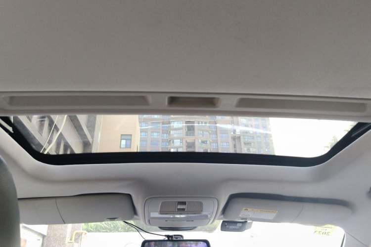 Used Roewe i5 2019 1.5L Automatic 4G Connected Langyue Edition Headliner