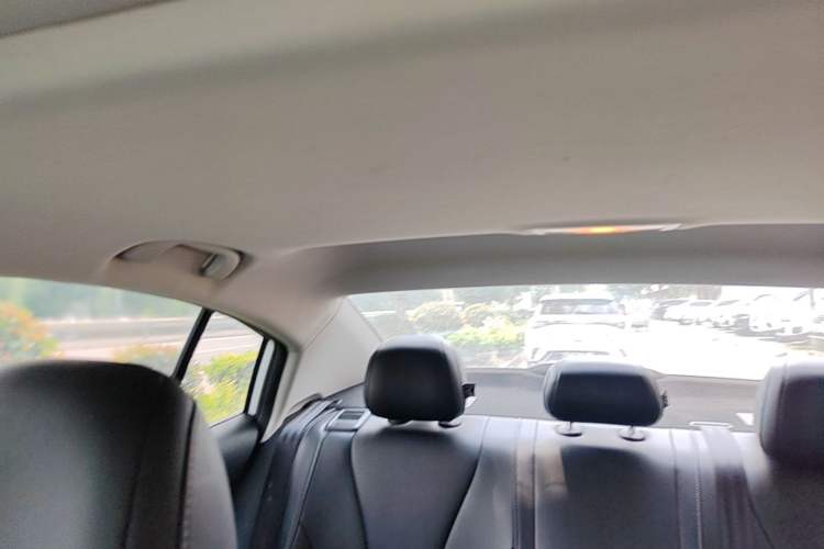Used Roewe i5 2019 1.5L Automatic 4G Connected Langhao Edition Headliner