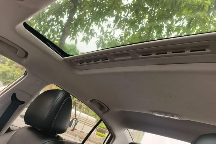 Used Roewe i5 2019 1.5L Automatic 4G Connected Linghao Flagship Edition Headliner