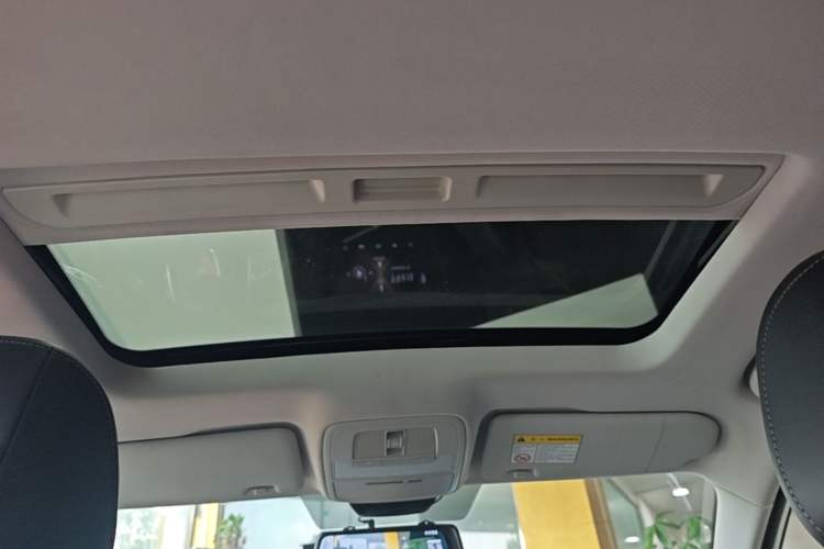 Used Roewe i5 2019 1.5L Manual 4G Connectable Langhao Edition Headliner