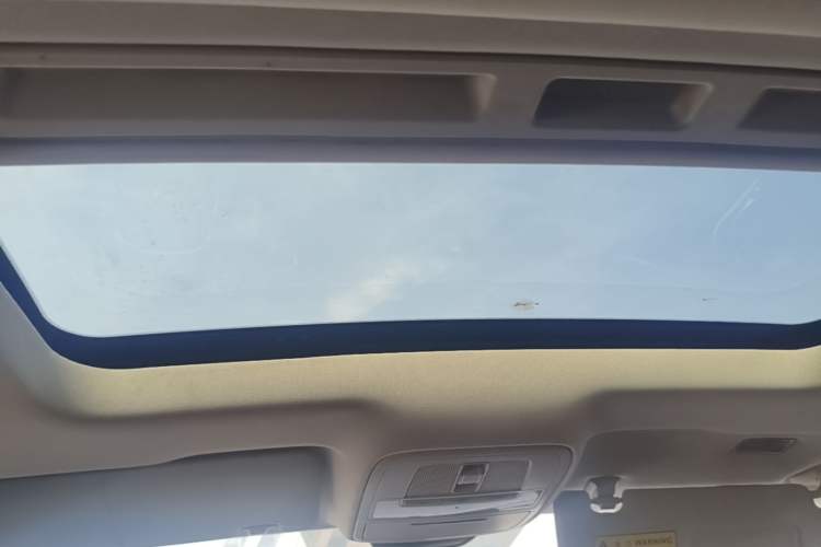 Used Roewe i5 2019 1.5L Automatic 4G Connected Langyue Edition Headliner