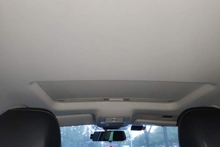 Used Roewe i5 2019 1.5L Automatic 4G Connected Langhao Edition Headliner