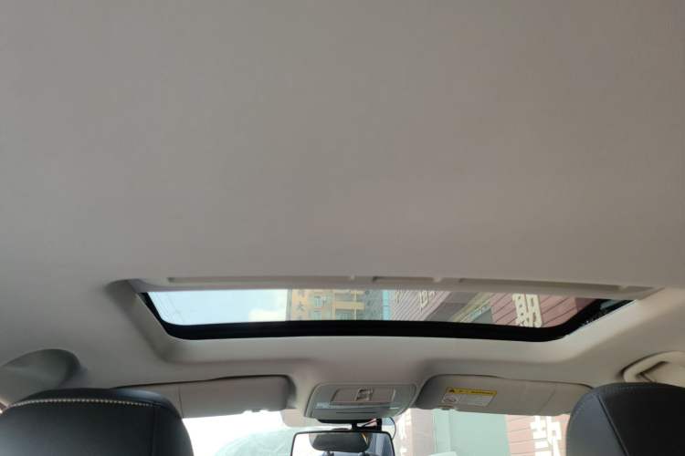 Used Roewe i5 2019 20T Automatic 4G Connect Luxury Flagship Edition Headliner