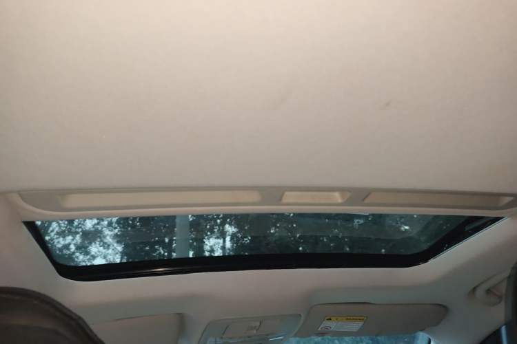 Used Roewe i5 2019 20T Automatic 4G Connected Supercharged Flagship Edition Headliner