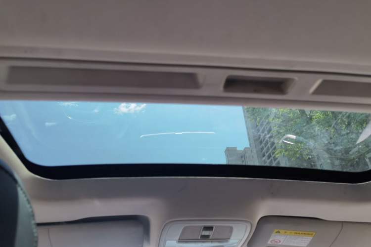 Used Roewe i5 2019 1.5L Automatic 4G Connected Linghao Edition Headliner