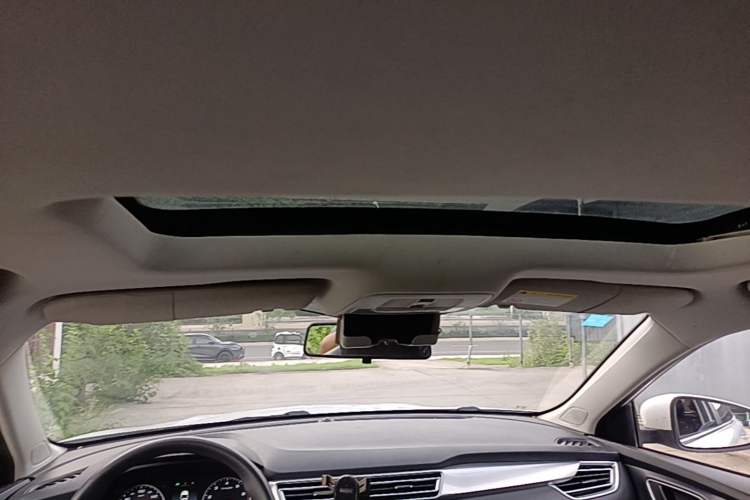 Used Roewe i5 2019 1.5L Automatic 4G Connected Langhao Edition Headliner