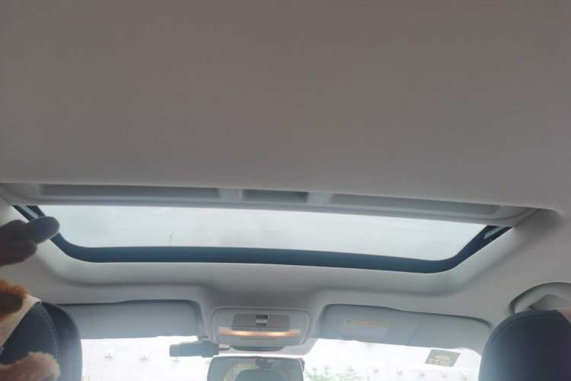 Used Roewe i5 2019 1.5L Automatic 4G Connected Langyue Edition Headliner