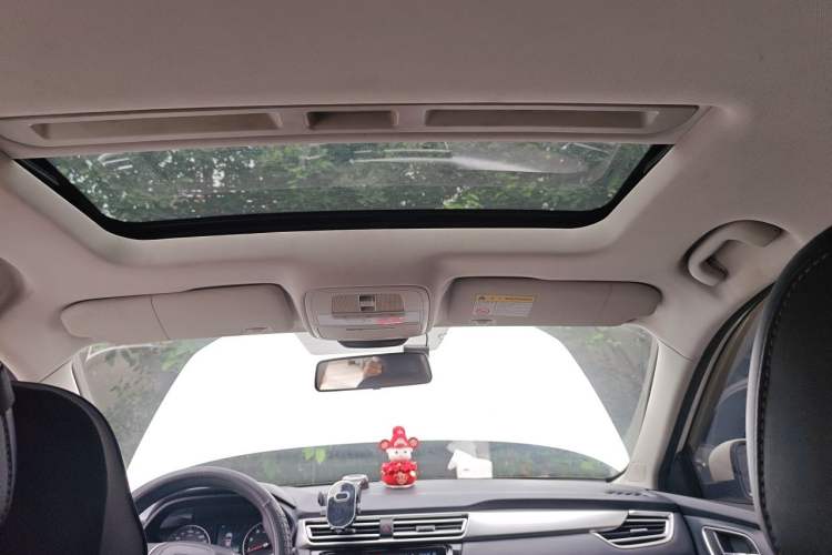 Used Roewe i5 2019 1.5L Automatic 4G Connected Langhao Edition Headliner