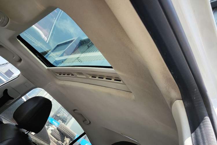 Used Roewe i5 2019 1.5L Automatic 4G Connected Linghao Flagship Edition Headliner