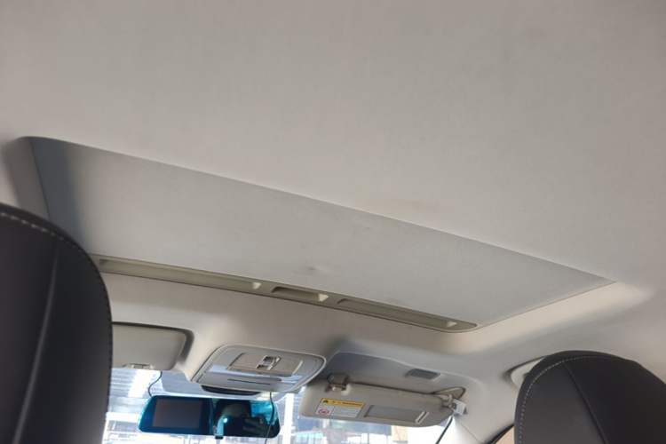 Used Roewe i5 2019 1.5L Automatic 4G Connected Langhao Edition Headliner