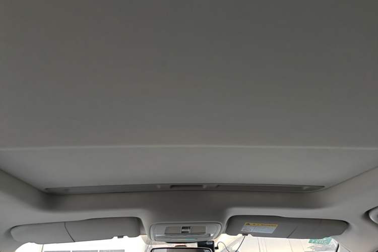 Used Roewe i5 2019 1.5L Automatic 4G Connected Langhao Edition Headliner