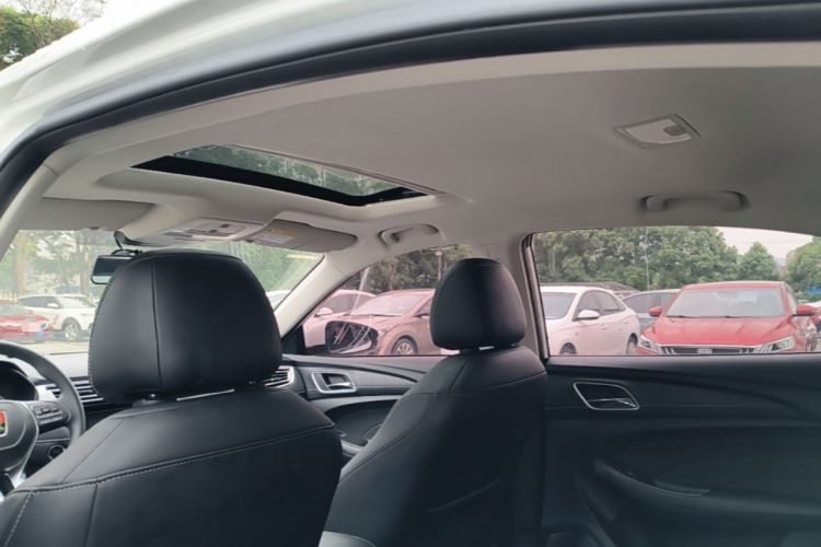 Used Roewe i5 2019 1.5L Manual 4G Connect Leehao Flagship Edition Headliner