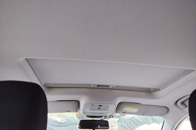 Used Roewe i5 2019 1.5L Automatic 4G Connected Langyue Edition Headliner