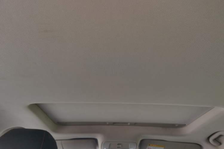 Used Roewe i5 2019 1.5L Automatic 4G Connected Langyue Edition Headliner