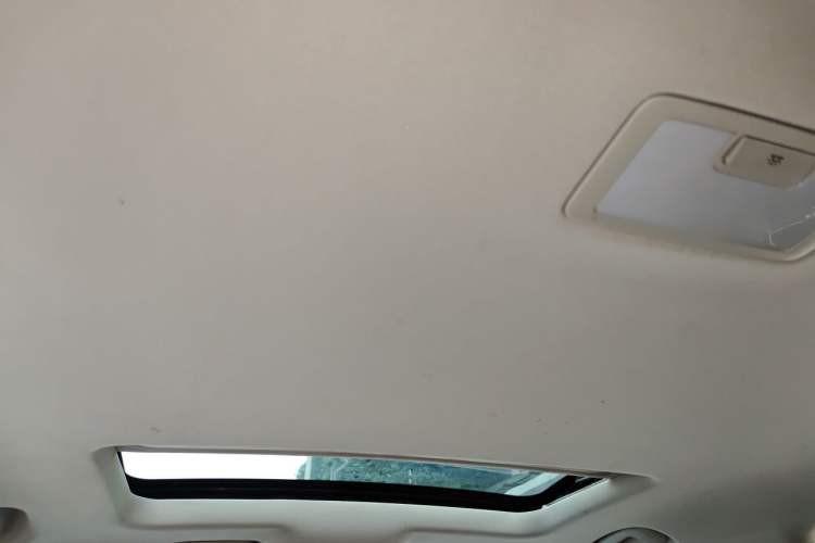 Used Roewe i5 2019 1.5L Manual 4G Connect Leehao Flagship Edition Headliner