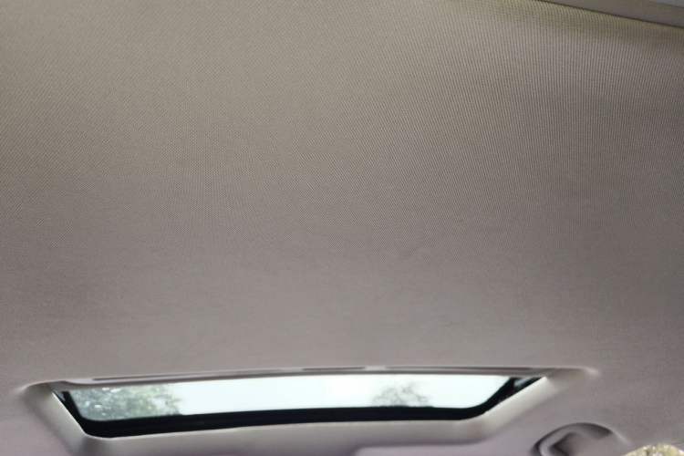 Used Roewe i5 2019 1.5L Automatic 4G Connected Langhao Edition Headliner