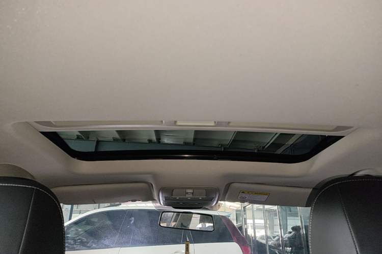 Used Roewe i5 2019 1.5L Automatic 4G Connected Langhao Edition Headliner